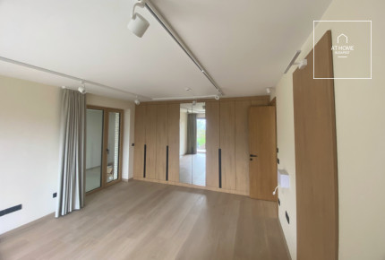 Newly built 3-bedroom ground-floor apartment with garden access in District XII, Istenhegy