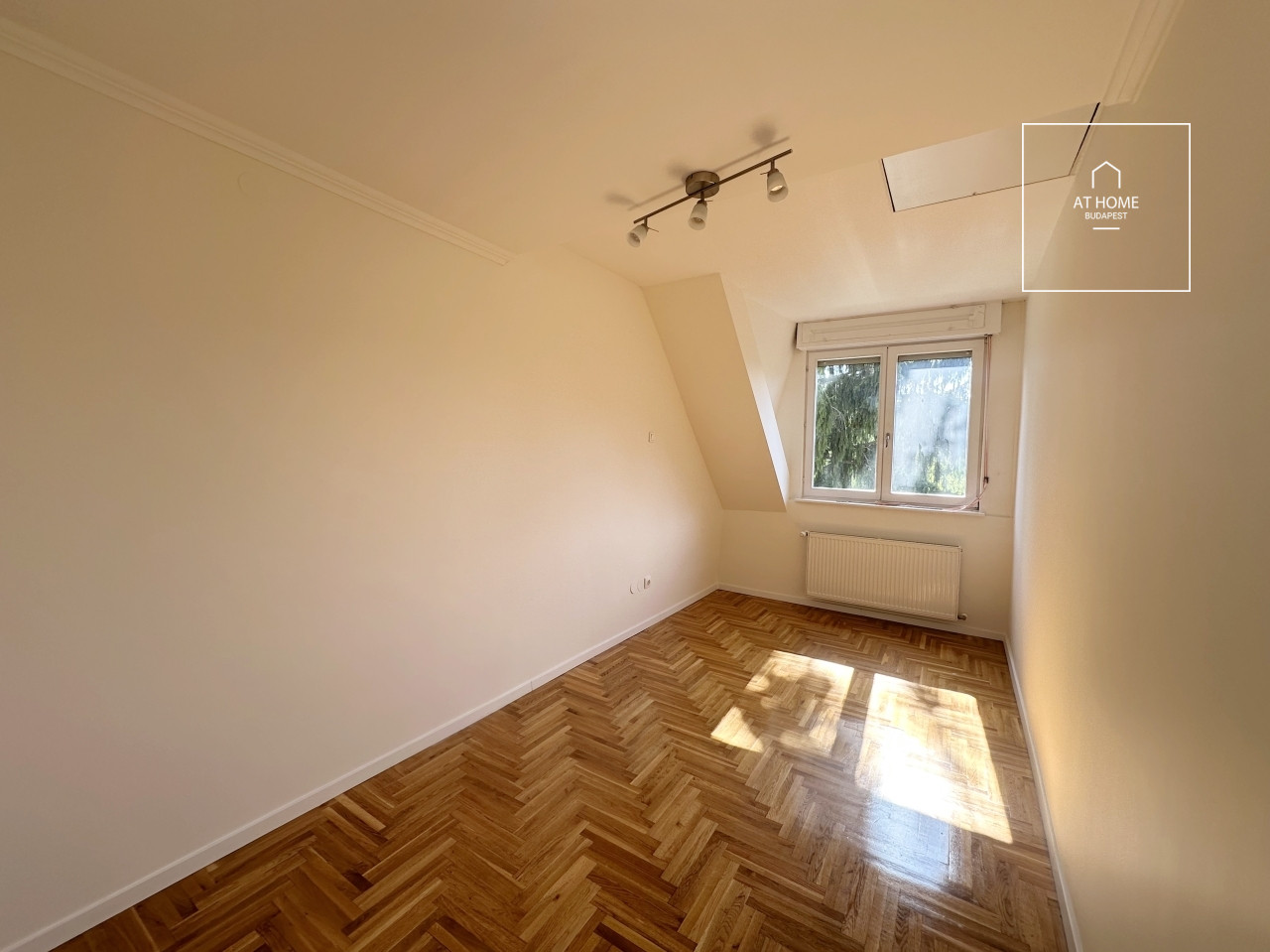 Elegant semi-detached house for rent Budapest II. district, Nyék