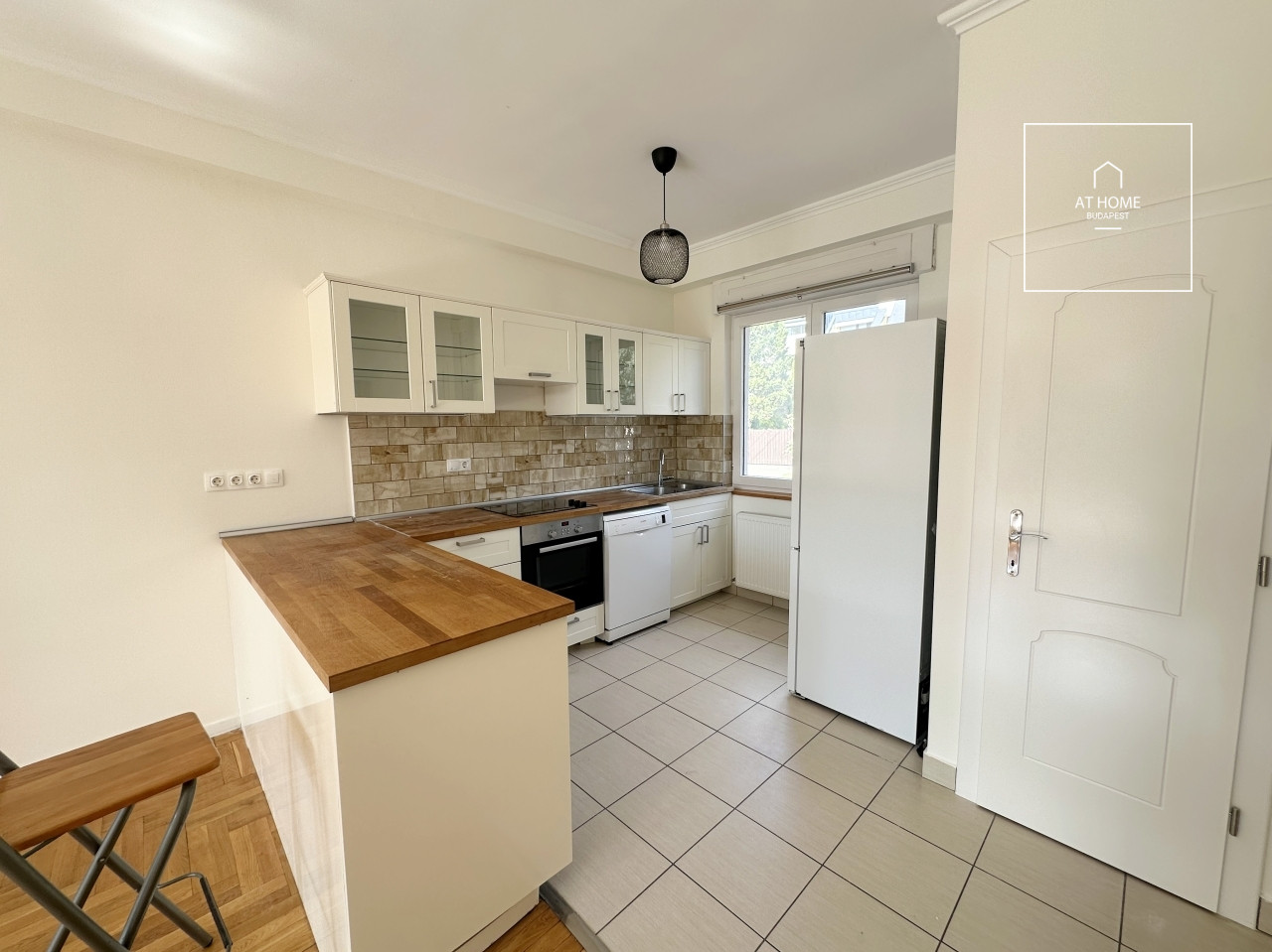 Elegant semi-detached house for rent Budapest II. district, Nyék