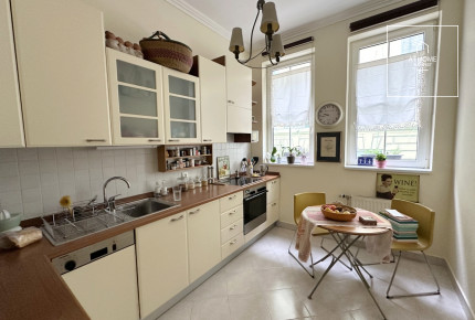 67 sqm 1-bedroom apartment with terrace and garden access in District I, Víziváros