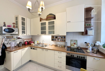67 sqm 1-bedroom apartment with terrace and garden access in District I, Víziváros