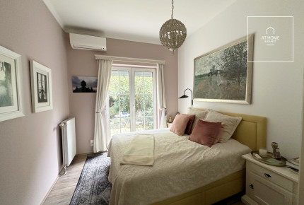 67 sqm 1-bedroom apartment with terrace and garden access in District I, Víziváros