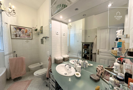 67 sqm 1-bedroom apartment with terrace and garden access in District I, Víziváros