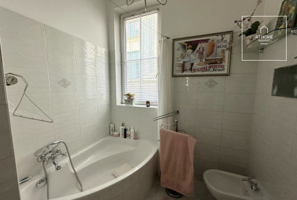 67 sqm 1-bedroom apartment with terrace and garden access in District I, Víziváros