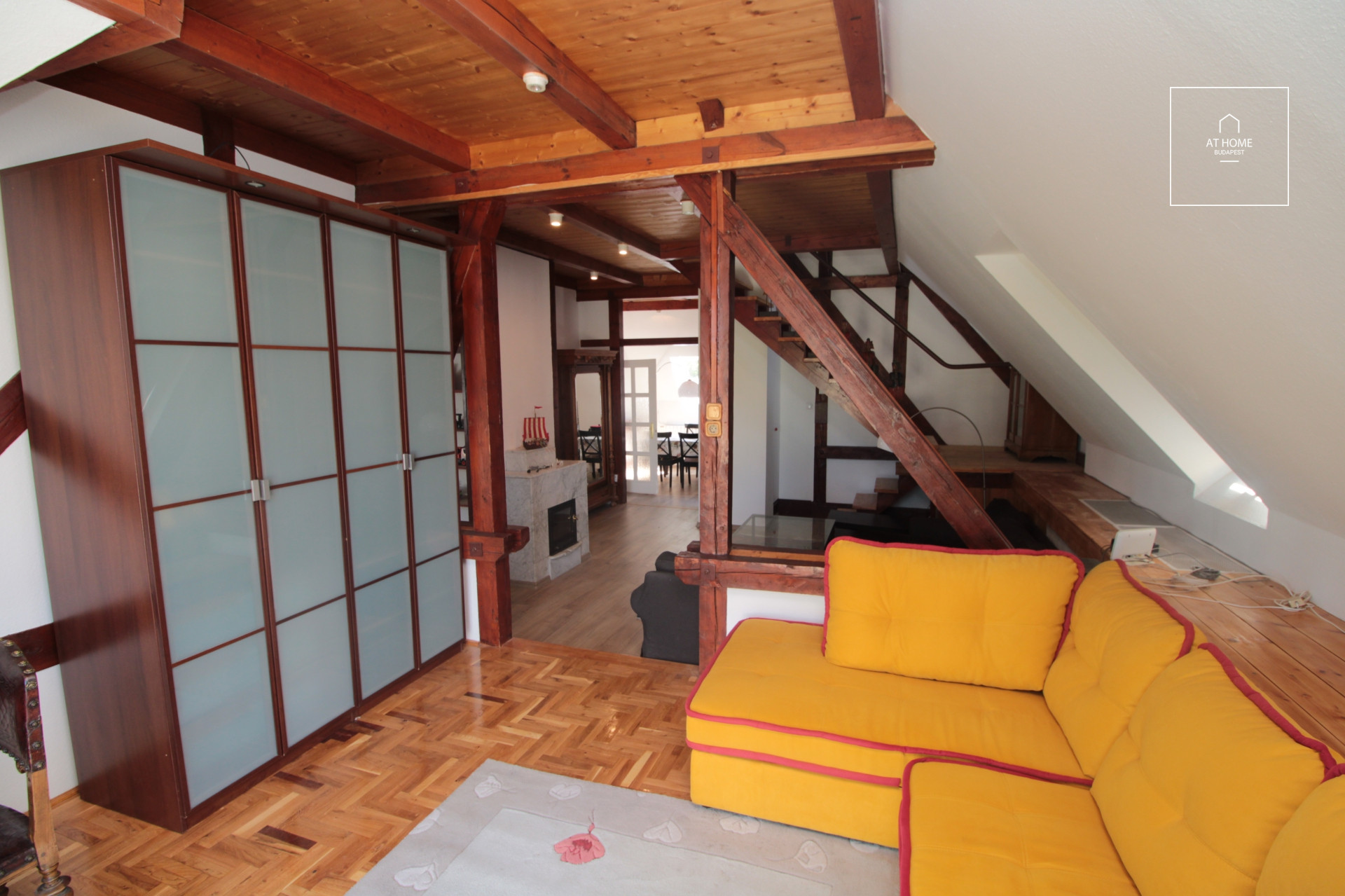 Charming rooftop apartment in villa for rent 2nd district Törökvész