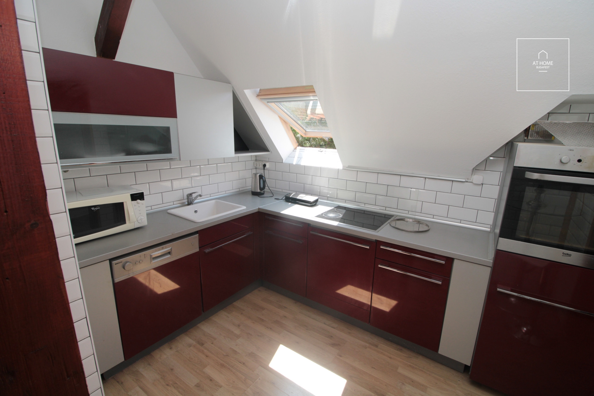 Charming rooftop apartment in villa for rent 2nd district Törökvész