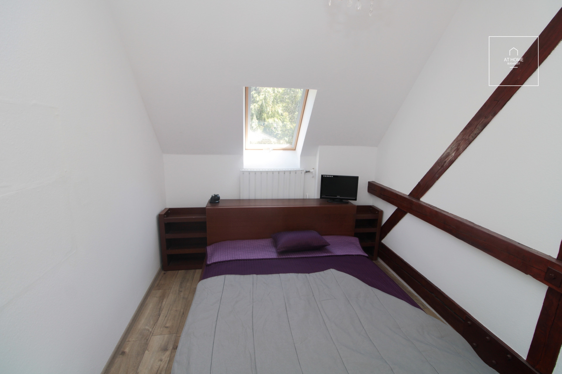 Charming rooftop apartment in villa for rent 2nd district Törökvész