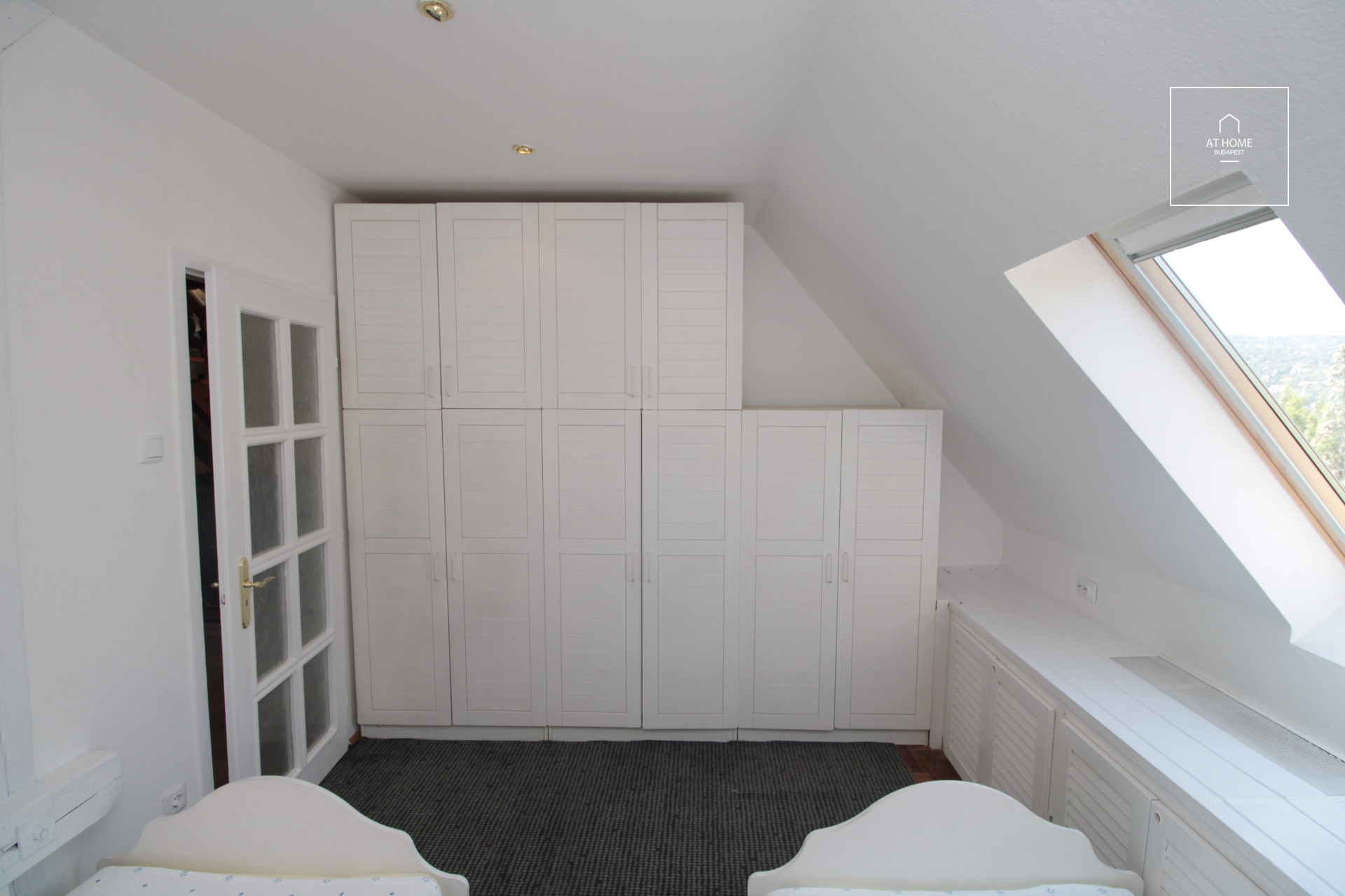 Tetőtéri villalakás kiadó II. kerület Törökvész