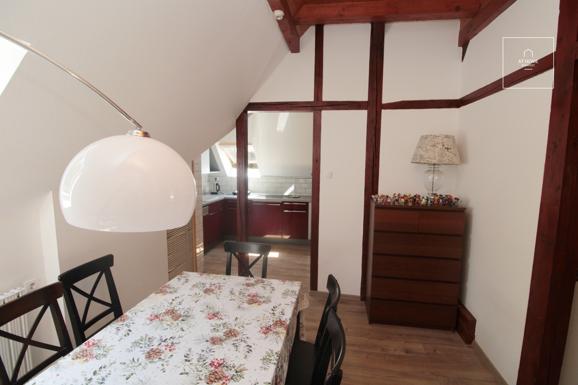 Charming rooftop apartment in villa for rent 2nd district Törökvész