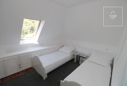Charming rooftop apartment in villa for rent 2nd district Törökvész