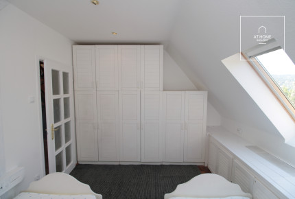 Charming rooftop apartment in villa for rent 2nd district Törökvész