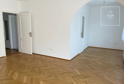 Gyönyörű Önálló családi ház kiadó Budapest II. kerület, Gugger-hegy