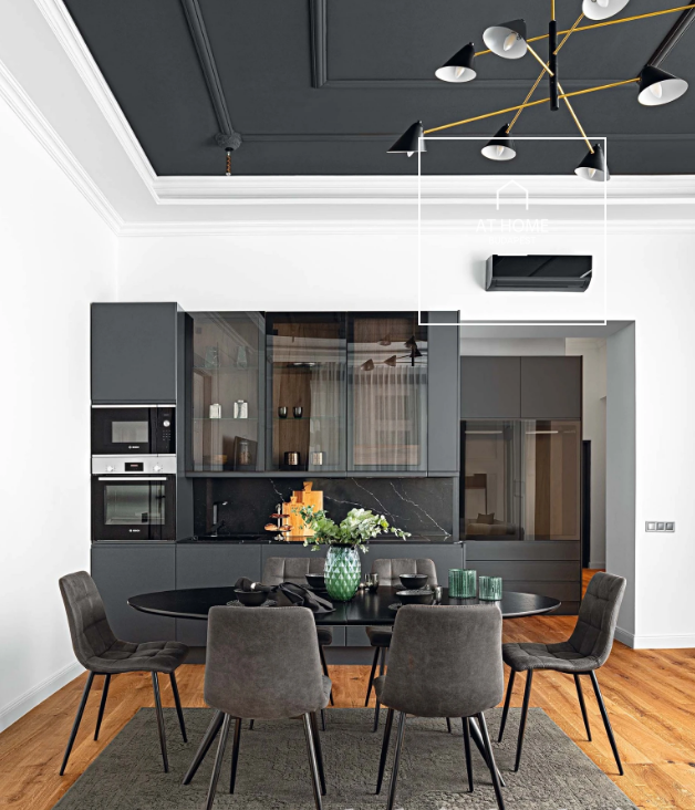 Renovated 85 sqm luxury corner apartment with 2 bedrooms in the city center