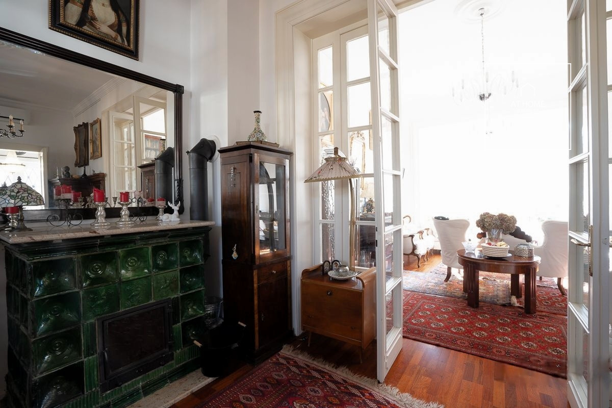 Classic-style villa with large plot in District II, Kurucles, Budapest
