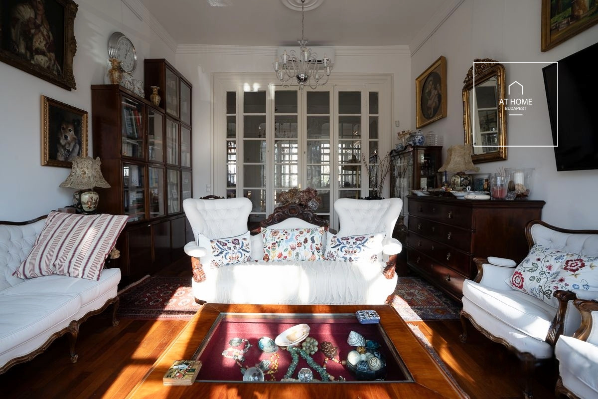 Classic-style villa with large plot in District II, Kurucles, Budapest