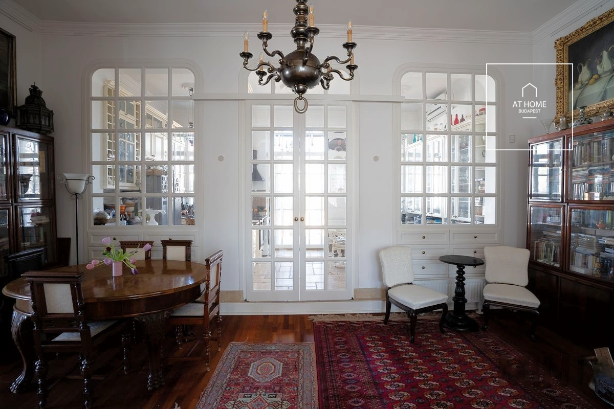 Classic-style villa with large plot in District II, Kurucles, Budapest