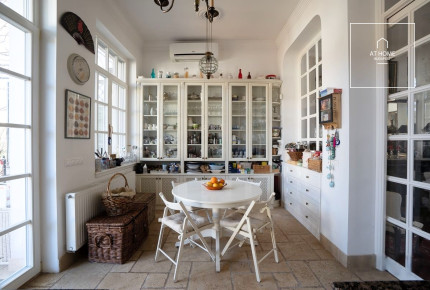 Classic-style villa with large plot in District II, Kurucles, Budapest