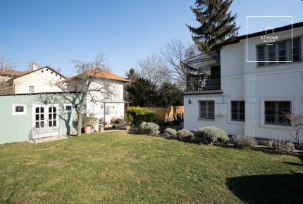 Classic-style villa with large plot in District II, Kurucles, Budapest