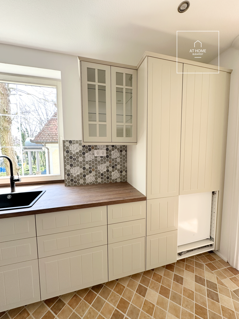 Lélegzetelállító Önálló családi ház kiadó  II/A. kerület, Remetekertváros