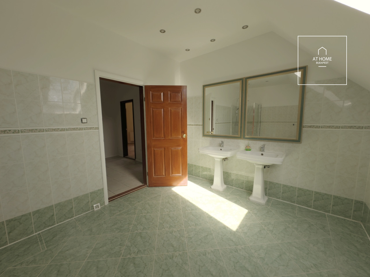 Stellar detached house for rent  II/A. district, Remetekertváros