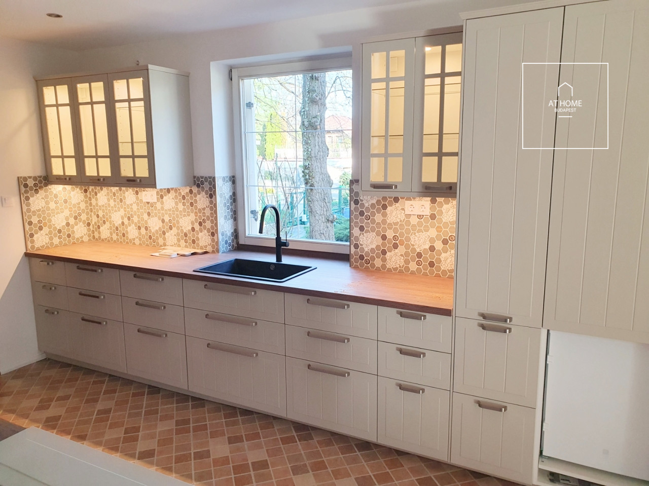 Lélegzetelállító Önálló családi ház kiadó  II/A. kerület, Remetekertváros