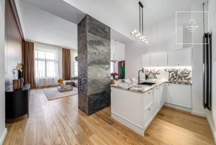 Fully renovated 96 sqm 2-bedroom apartment in District V, Belváros
