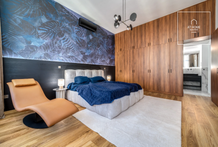 Fully renovated 96 sqm 2-bedroom apartment in District V, Belváros