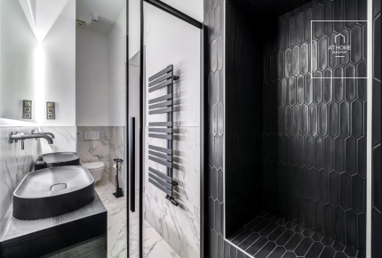 Fully renovated 96 sqm 2-bedroom apartment in District V, Belváros