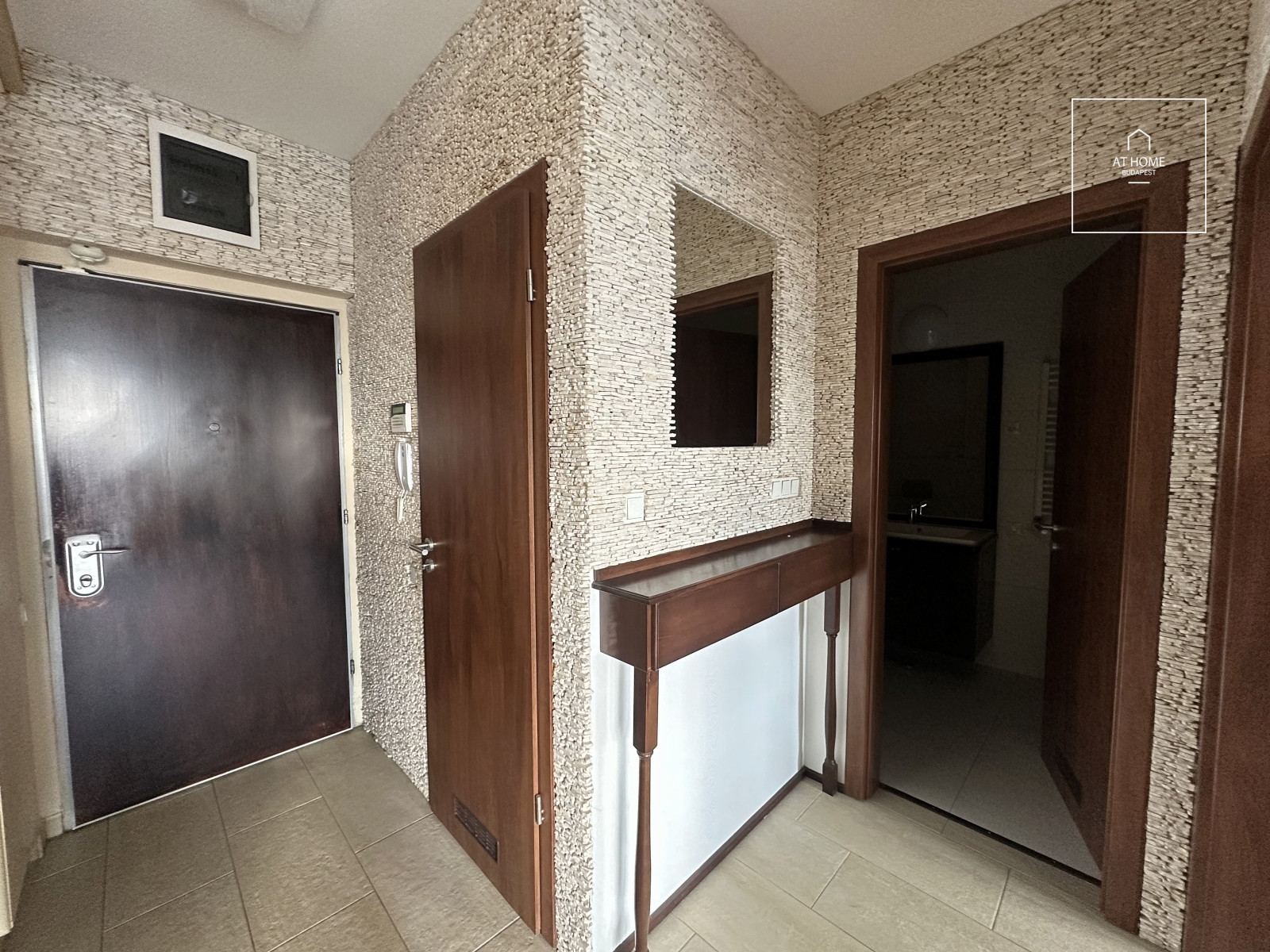 Premium two-bedroom apartment for rent in the 13th district of Budapest, Marina part.