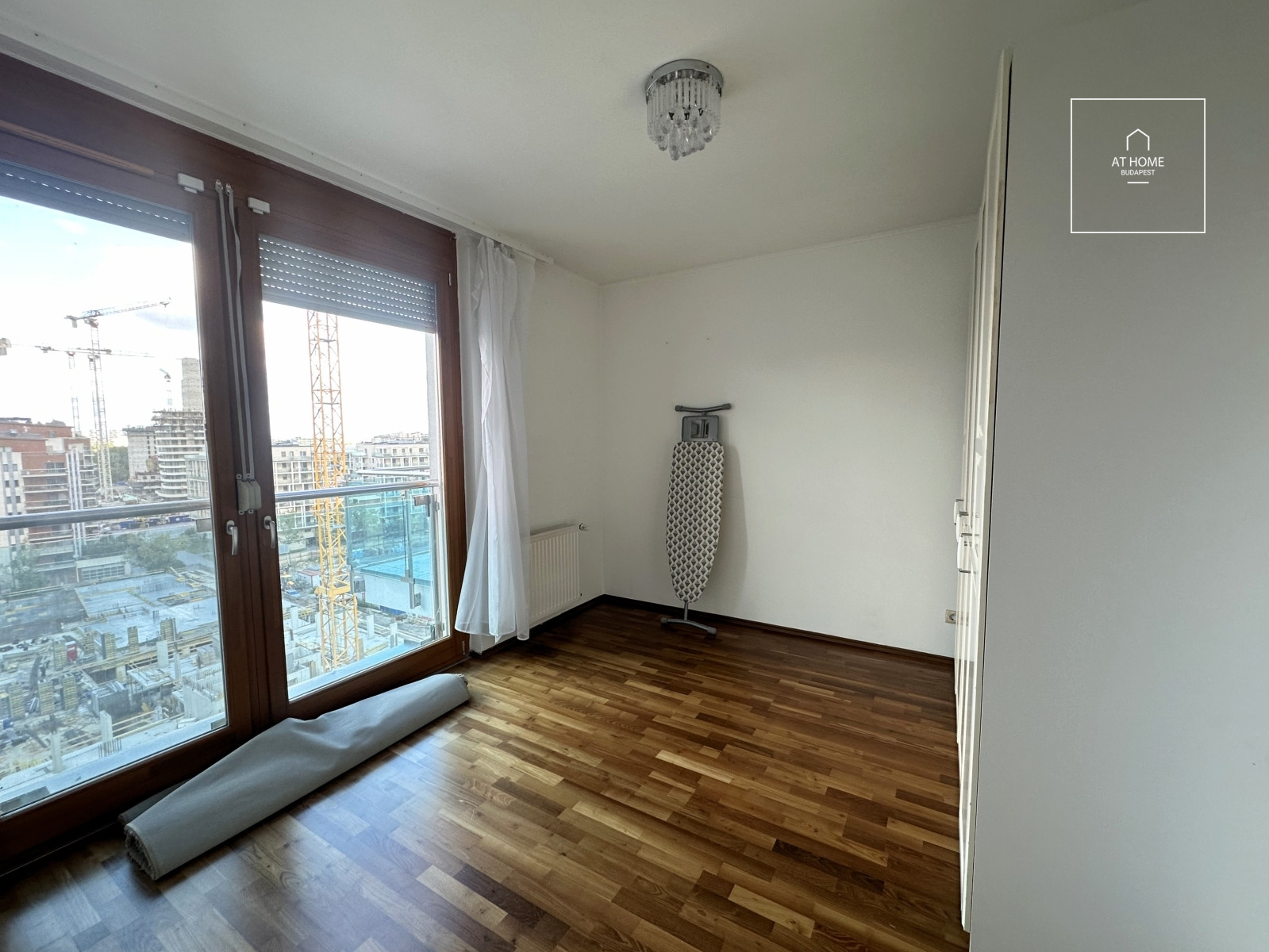 Premium two-bedroom apartment for rent in the 13th district of Budapest, Marina part.