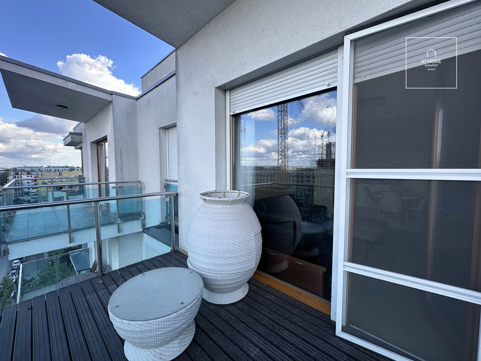 Premium two-bedroom apartment for rent in the 13th district of Budapest, Marina part.