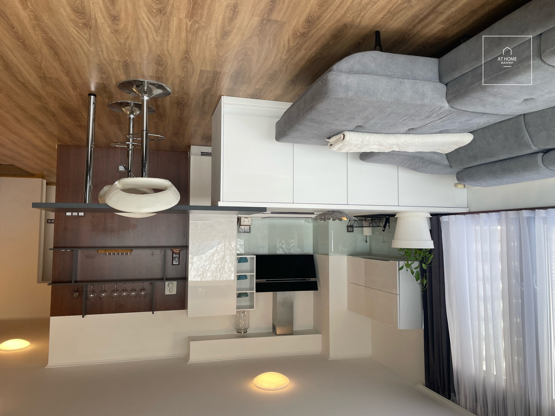 Danube-side three-bedroom apartment for rent Budapest XIII. district, Marinapart