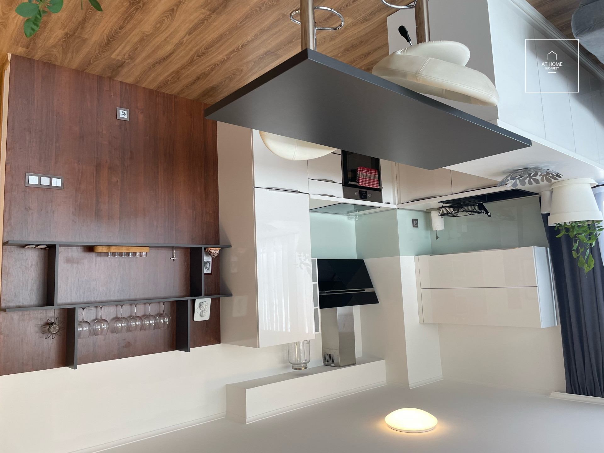 Danube-side three-bedroom apartment for rent Budapest XIII. district, Marinapart