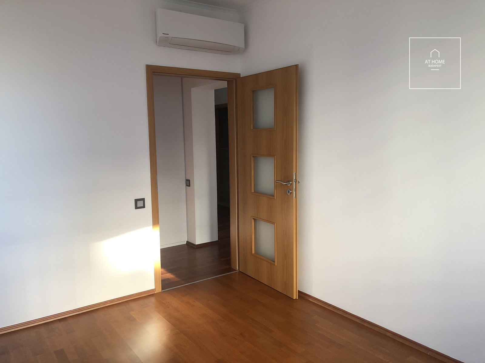 Danube-side three-bedroom apartment for rent Budapest XIII. district, Marinapart