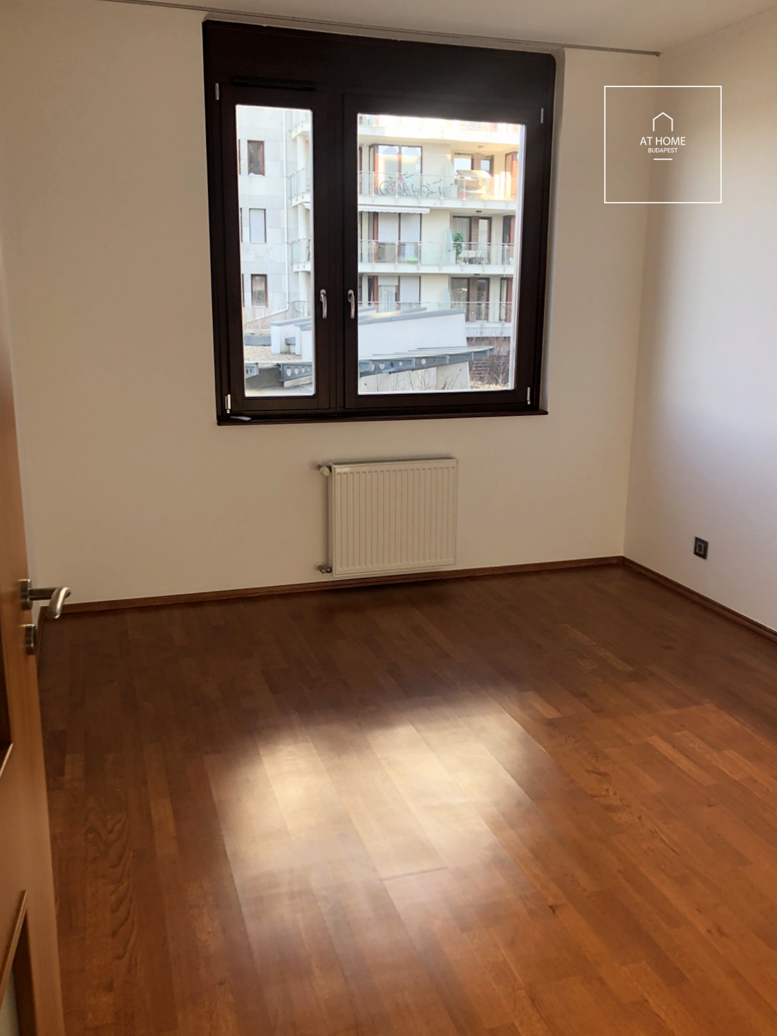 Duna-parti három hálószobás lakás kiadó Budapest XIII. kerület, Marinapart