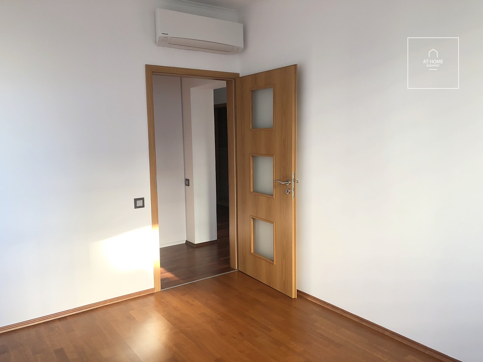 Danube-side three-bedroom apartment for rent Budapest XIII. district, Marinapart