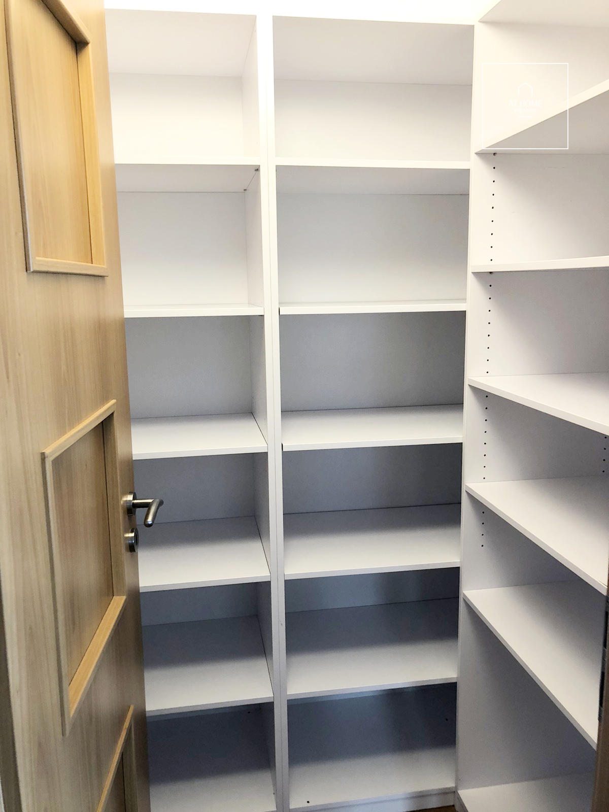 Danube-side three-bedroom apartment for rent Budapest XIII. district, Marinapart