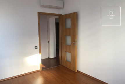Danube-side three-bedroom apartment for rent Budapest XIII. district, Marinapart