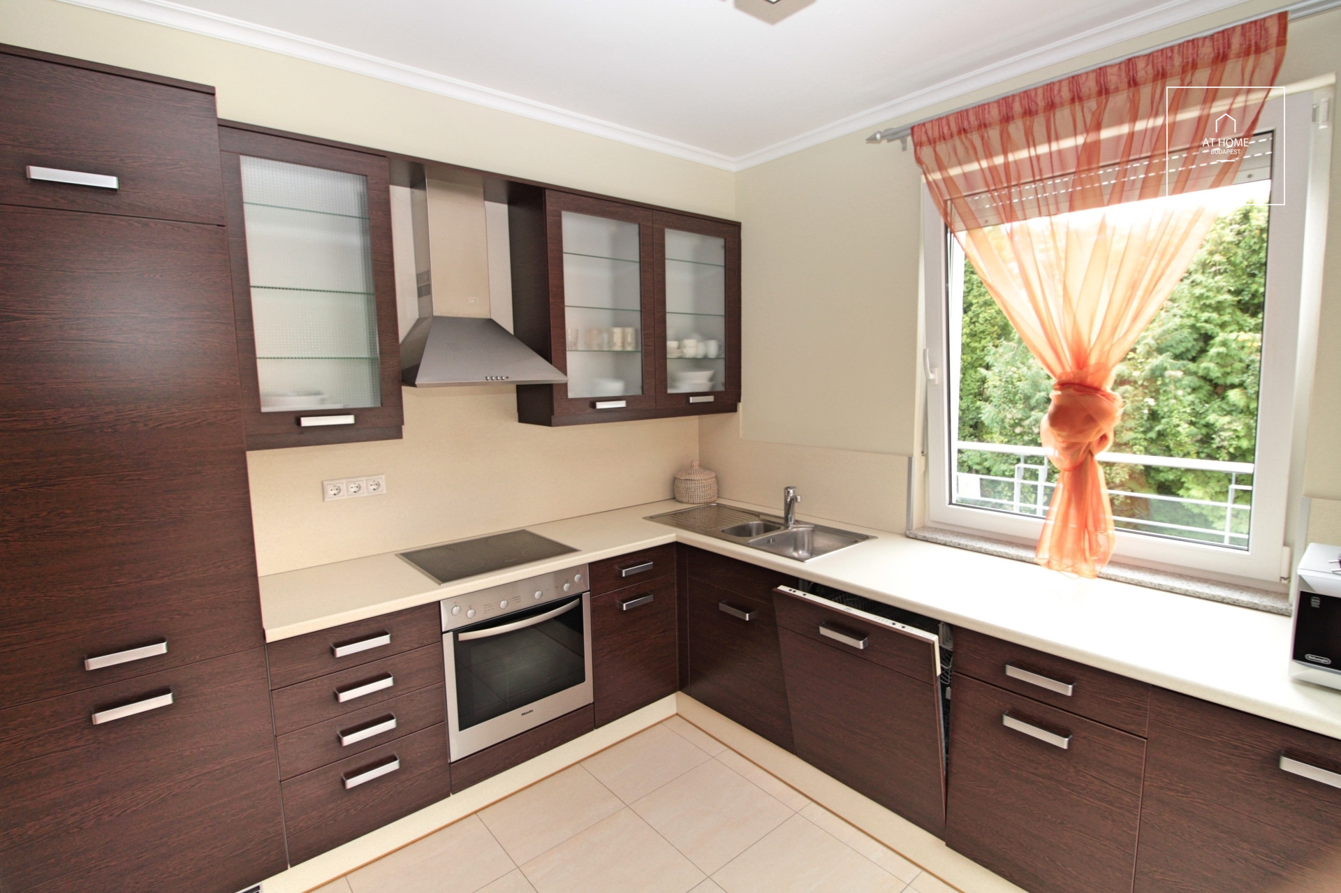 Two-bedroom apartment for rent Budapest II. district, Zöldmál