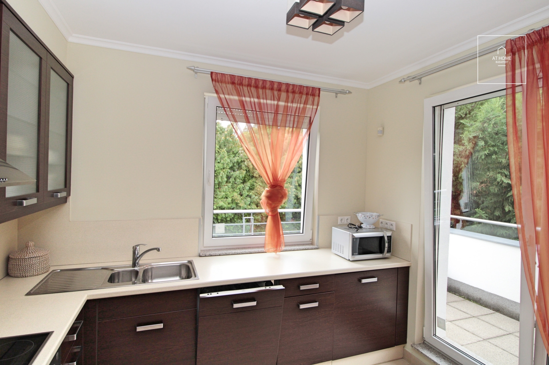 Two-bedroom apartment for rent Budapest II. district, Zöldmál