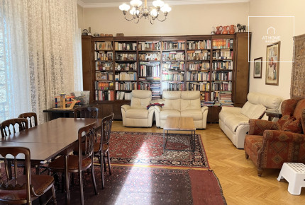 Impressive villa for sale in Budapest, district 2