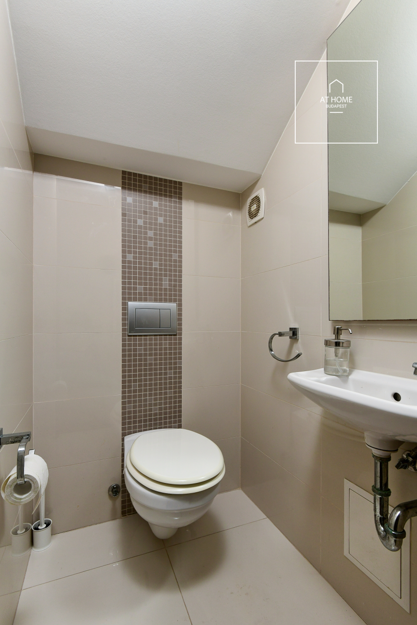 One-bedroom apartment with a balcony in District VI, Terézváros