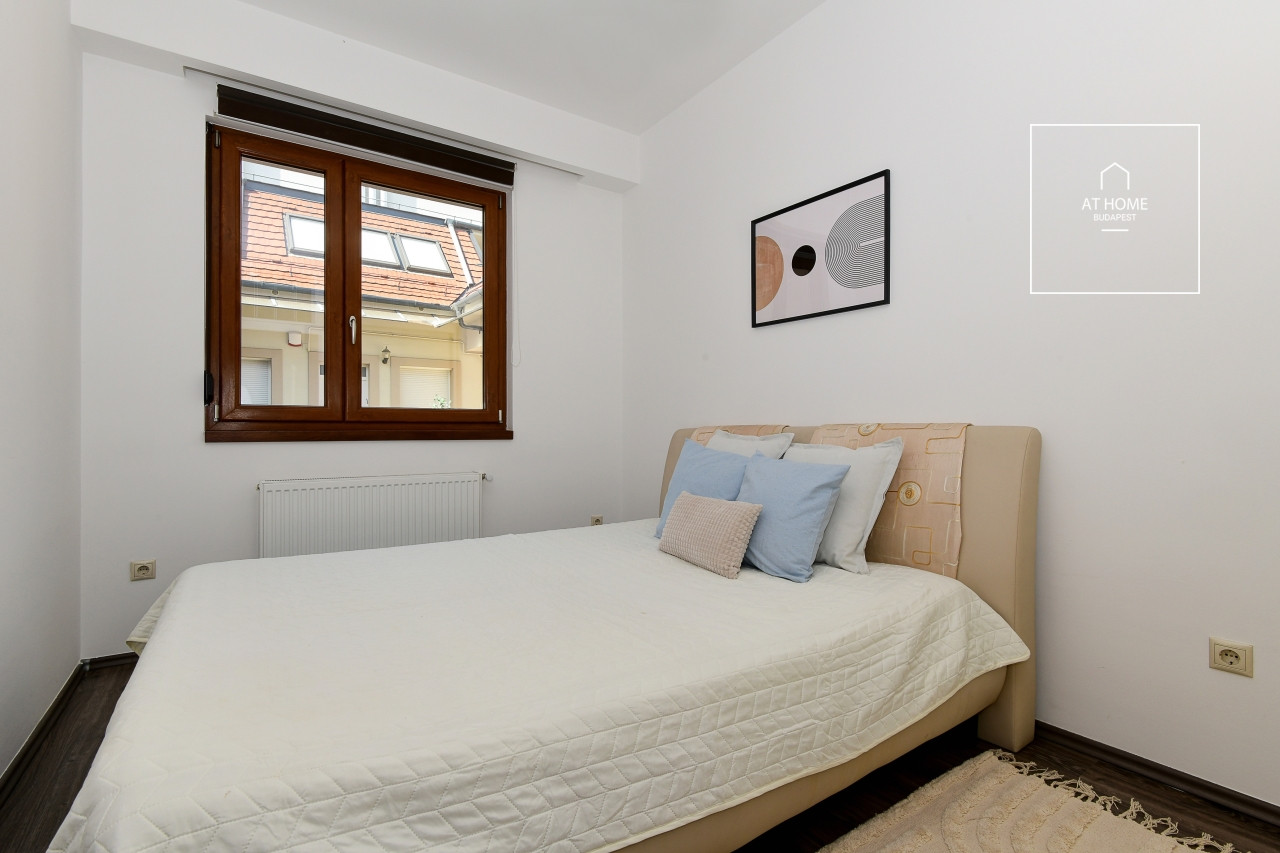 One-bedroom apartment with a balcony in District VI, Terézváros