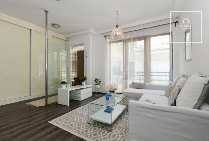 One-bedroom apartment with a balcony in District VI, Terézváros