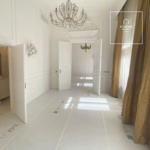 Renovated 98 sqm two-bedroom luxury apartment in District VI, Terézváros