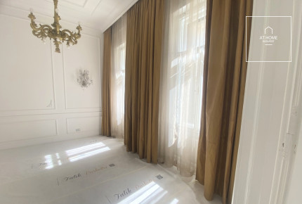 Renovated 98 sqm two-bedroom apartment in District VI, Terézváros