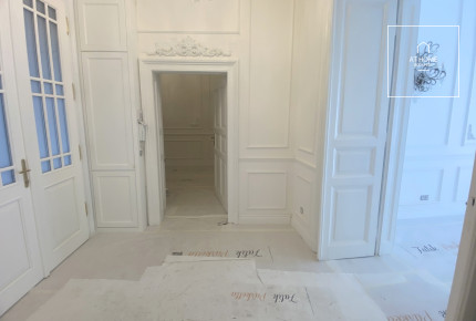 Renovated 98 sqm two-bedroom apartment in District VI, Terézváros