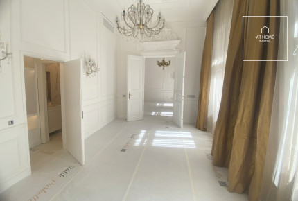 Renovated 98 sqm two-bedroom luxury apartment in District VI, Terézváros