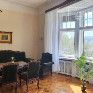 Renovated 100 sqm 2-Bedroom Apartment in District V, Lipótváros