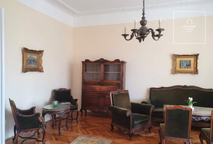 Renovated 100 sqm 2-Bedroom Apartment in District V, Lipótváros